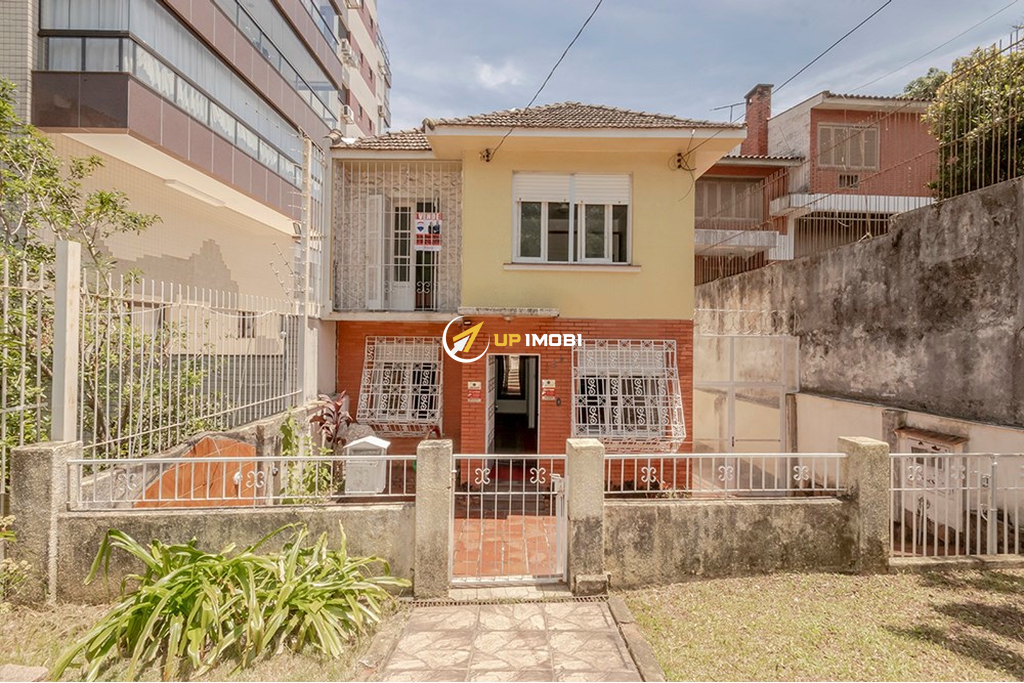 Casa com 320m², 3 dormitórios no bairro Menino Deus em Porto Alegre para Comprar