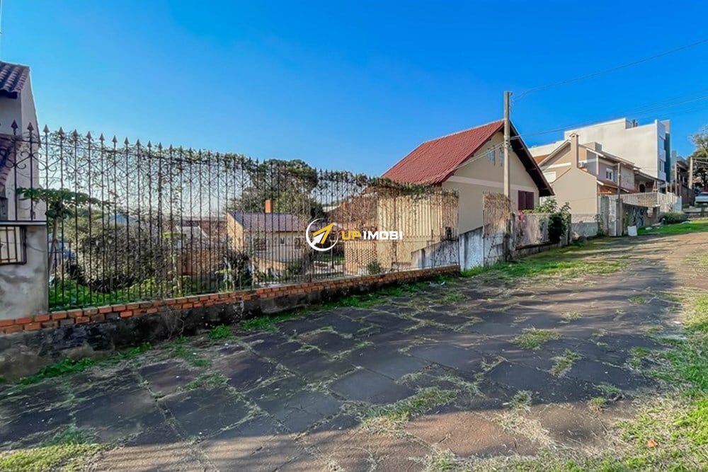 Terreno com 385m² no bairro Chácara das Pedras em Porto Alegre para Comprar