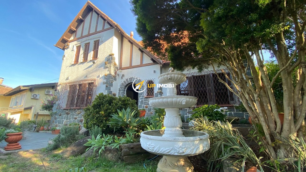 Casa com 350m², 4 dormitórios no bairro Vila Assunção em Porto Alegre para Comprar