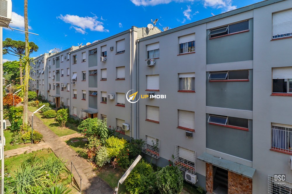 Apartamento com 49m², 2 dormitórios no bairro Jardim Itu Sabará em Porto Alegre para Comprar