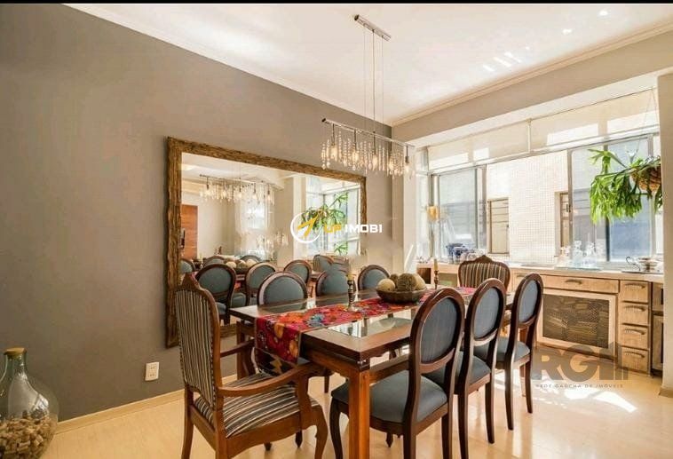 Apartamento, 3 dormitórios no bairro Floresta em Porto Alegre para Comprar