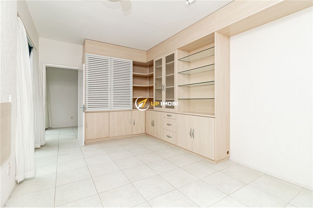 Sala Comercial com 34m² no bairro Auxiliadora em Porto Alegre para Comprar