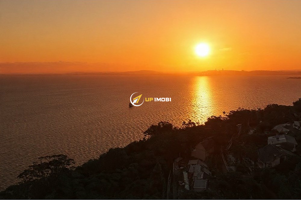 Casa de Condomínio com 278m², 3 dormitórios no bairro Vila Conceição em Porto Alegre para Comprar