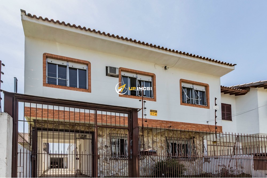 Casa com 300m², 4 dormitórios no bairro Sarandi em Porto Alegre para Comprar