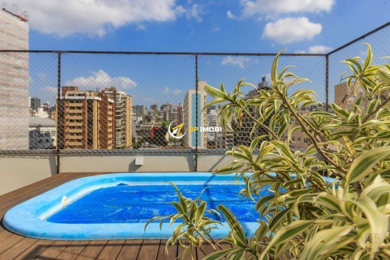 Cobertura com 200m², 3 dormitórios no bairro Auxiliadora em Porto Alegre para Comprar