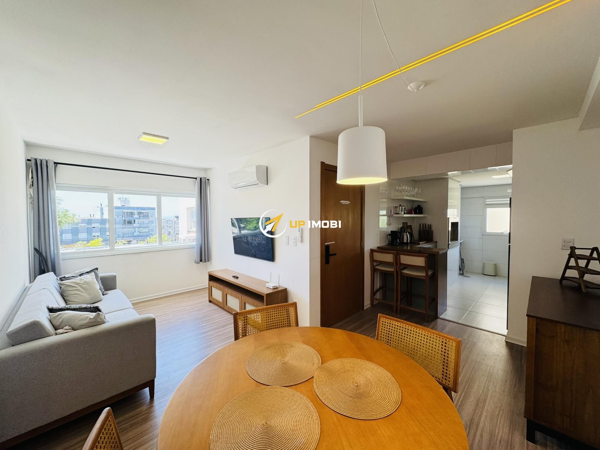 Apartamento, 2 dormitórios no bairro Jardim do Salso em Porto Alegre para Comprar