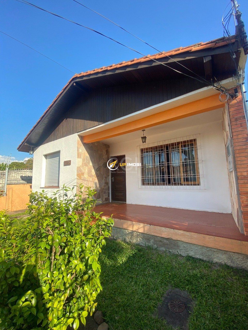 Casa com 254m², 3 dormitórios no bairro Tristeza em Porto Alegre para Comprar