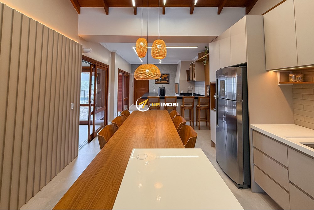 Casa com 223m², 4 dormitórios no bairro Marechal Rondon em Canoas para Comprar