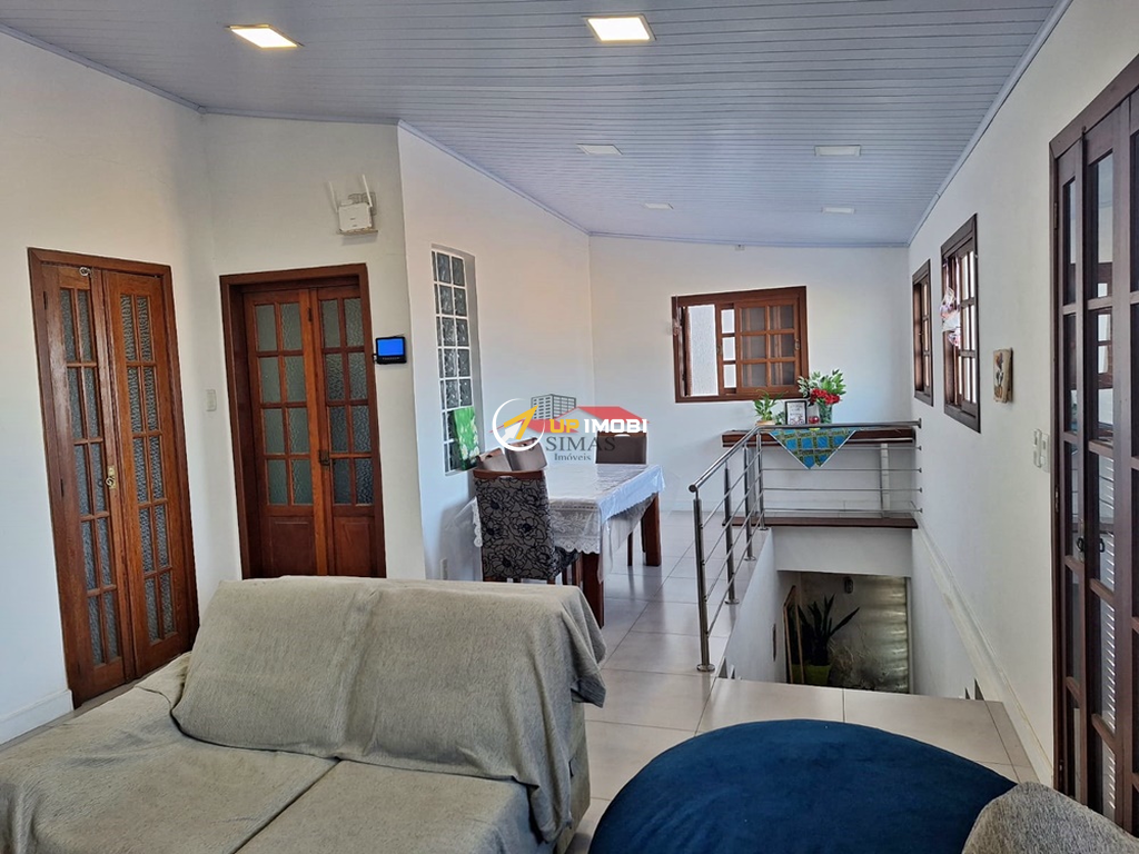 Casa com 180m², 2 dormitórios no bairro Jardim Itu em Porto Alegre para Comprar