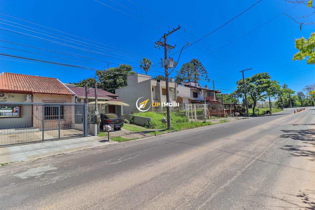 Casa com 76m², 3 dormitórios no bairro Hípica em Porto Alegre para Comprar