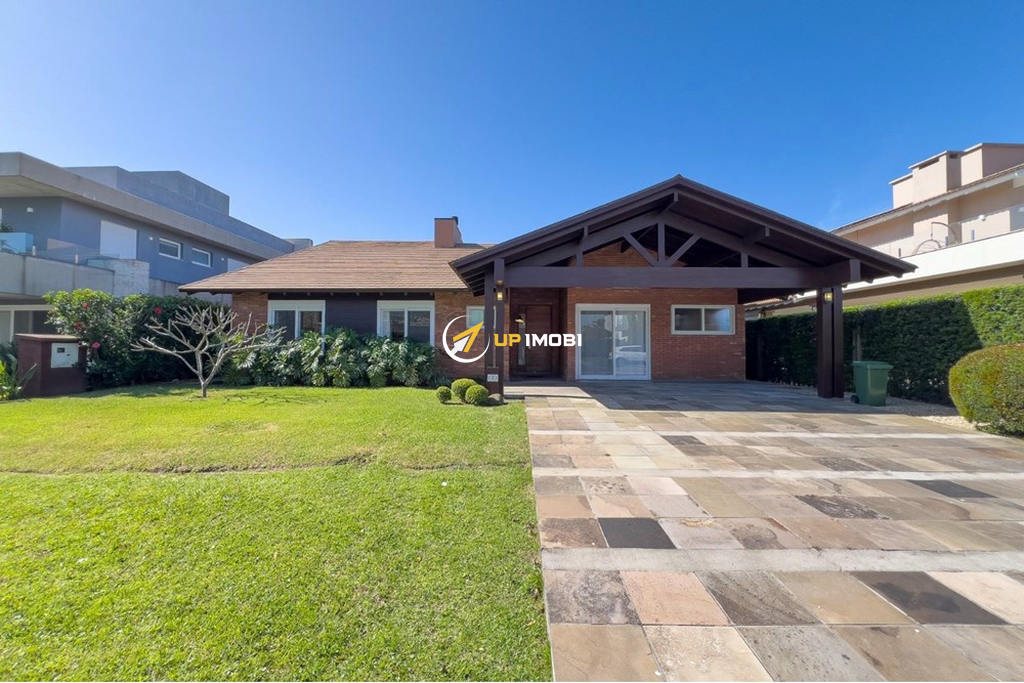 Casa de Condomínio com 274m², 4 dormitórios no bairro Centro em Xangri-Lá para Comprar