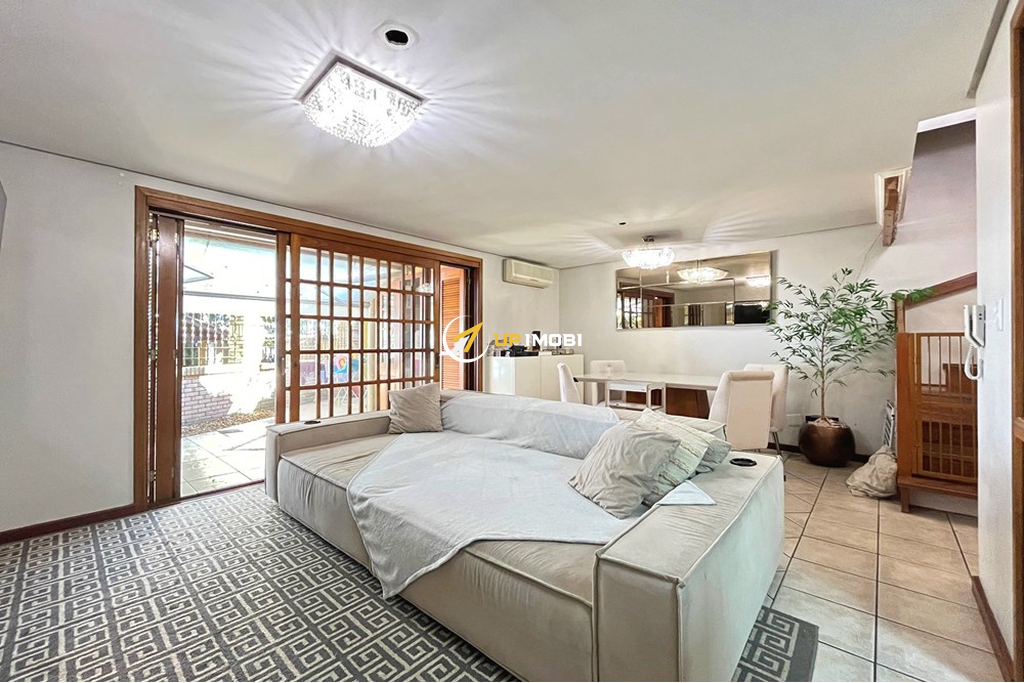 Casa de Condomínio com 171m², 3 dormitórios no bairro Pedra Redonda em Porto Alegre para Comprar