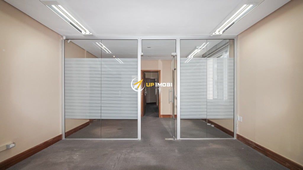 Sala Comercial com 69m² no bairro São João em Porto Alegre para Comprar