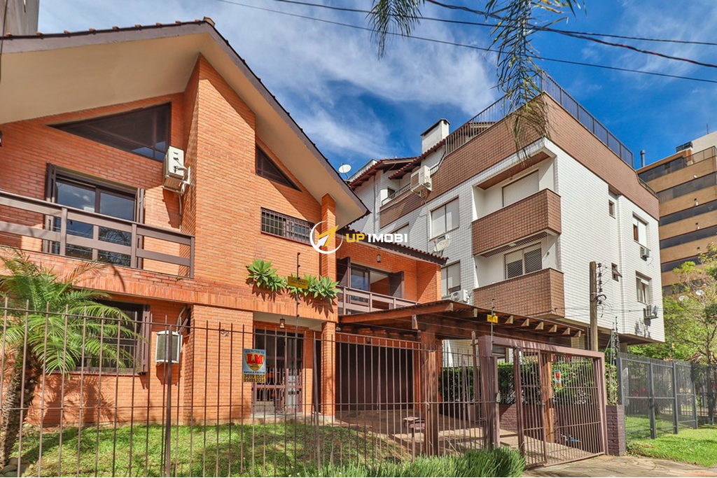 Casa com 293m², 3 dormitórios no bairro Jardim Itu em Porto Alegre para Comprar