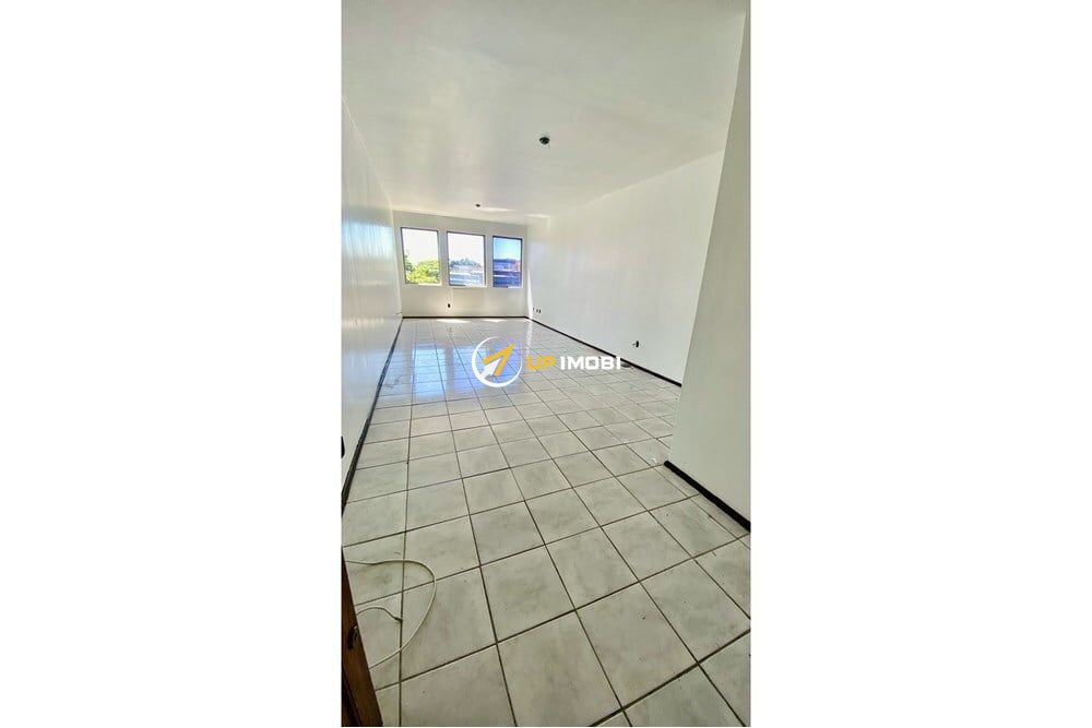 Sala Comercial com 38m² no bairro Moinhos de Vento em Porto Alegre para Comprar