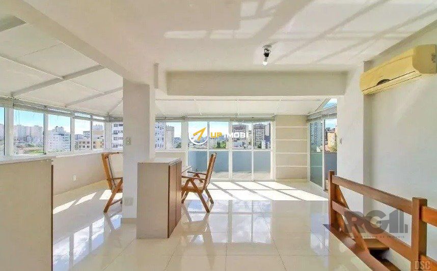 Cobertura, 2 dormitórios no bairro Jardim Botânico em Porto Alegre para Comprar