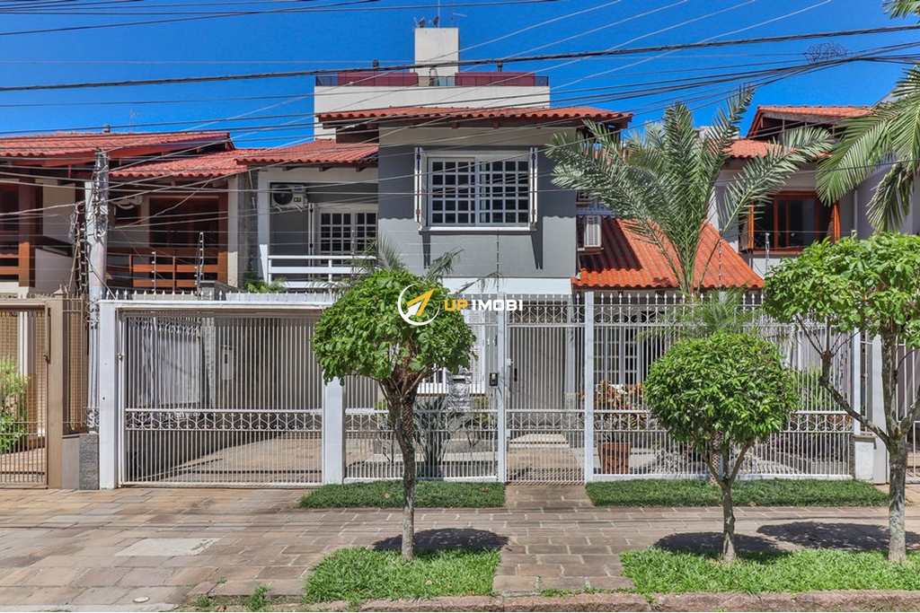 Casa com 325m², 5 dormitórios no bairro Jardim Lindóia em Porto Alegre para Comprar