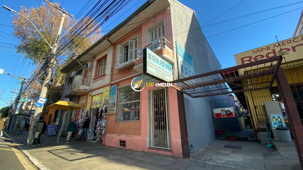 Casa com 102m², 4 dormitórios no bairro Farroupilha em Porto Alegre para Comprar