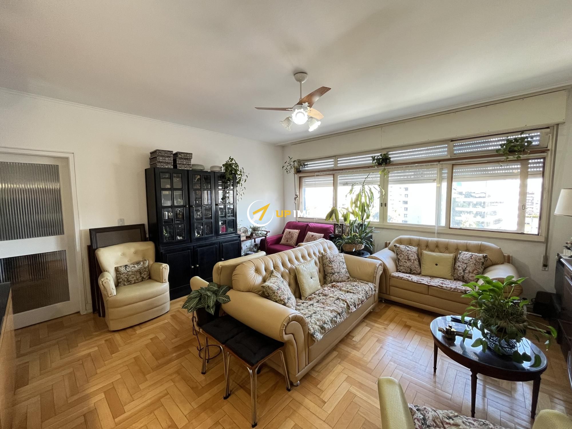 Apartamento, 3 dormitórios no bairro Independência em Porto Alegre para Comprar