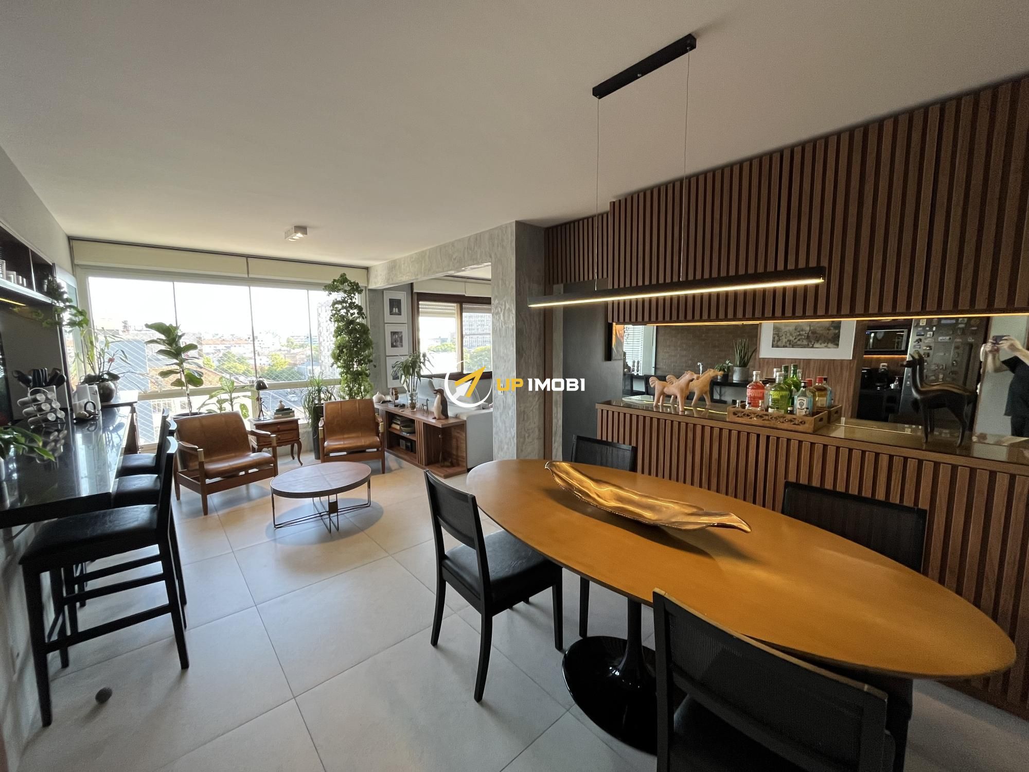 Apartamento, 2 dormitórios no bairro Independência em Porto Alegre para Comprar