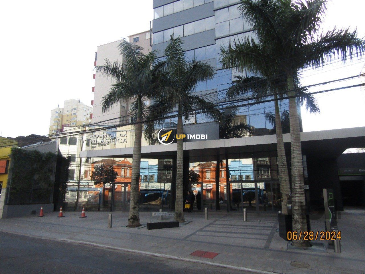 Sala Comercial no bairro Floresta em Porto Alegre para Comprar