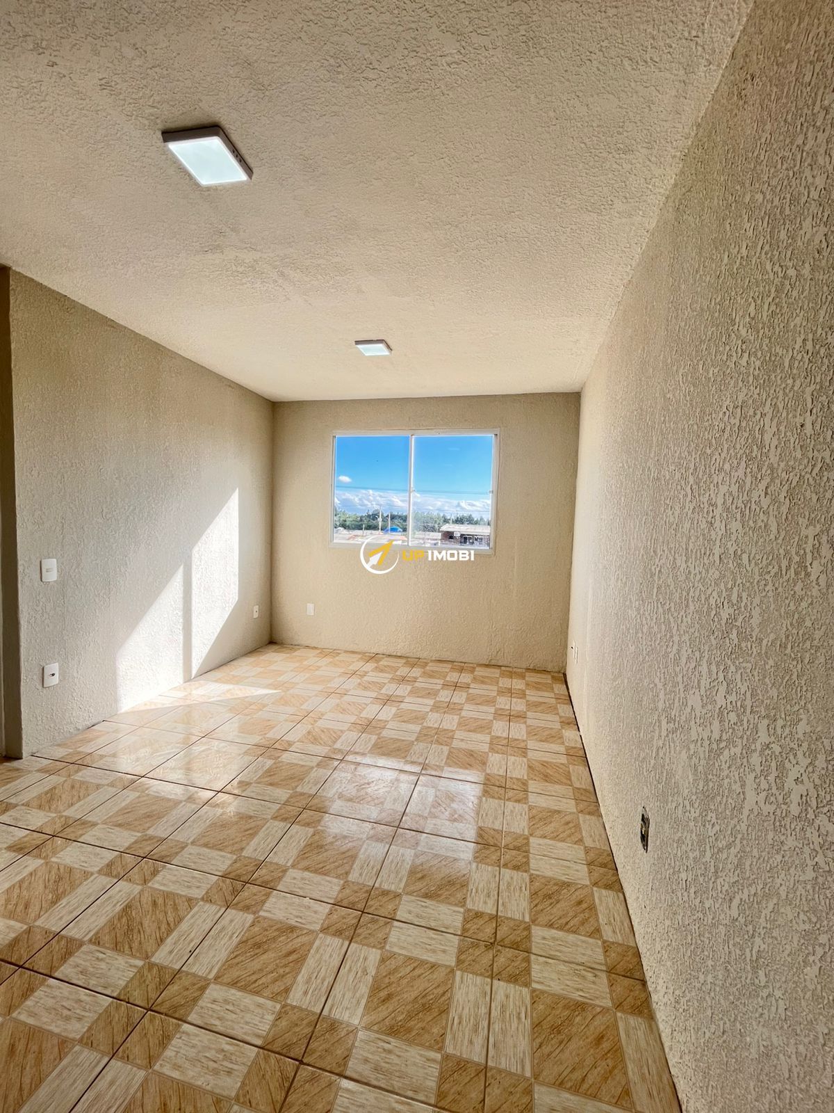 Apartamento, 2 dormitórios no bairro Restinga em Porto Alegre para Comprar