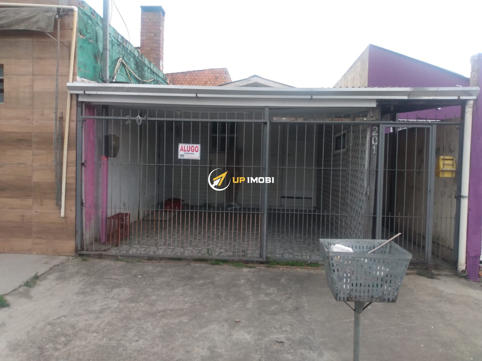 Casa, 2 dormitórios no bairro Hípica em Porto Alegre para Comprar