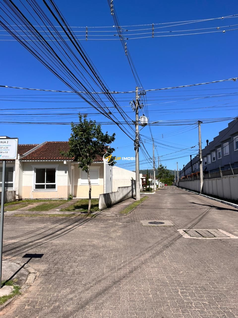 Casa, 2 dormitórios no bairro Hípica em Porto Alegre para Comprar