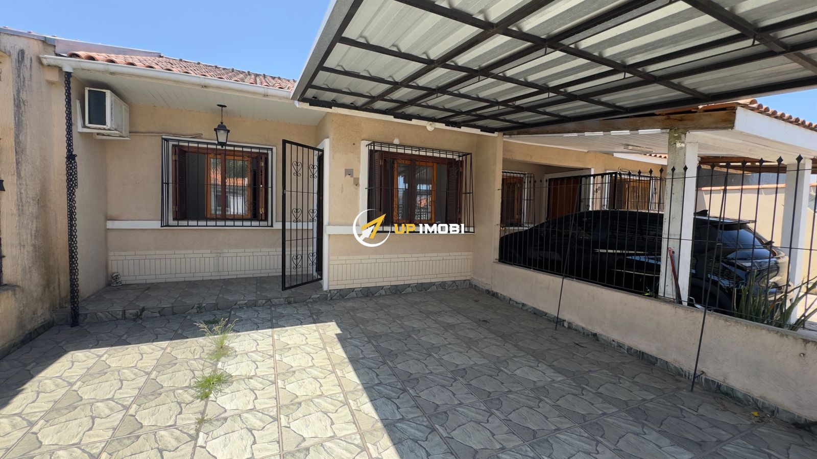 Casa com 46m², 3 dormitórios no bairro Hípica em Porto Alegre para Comprar