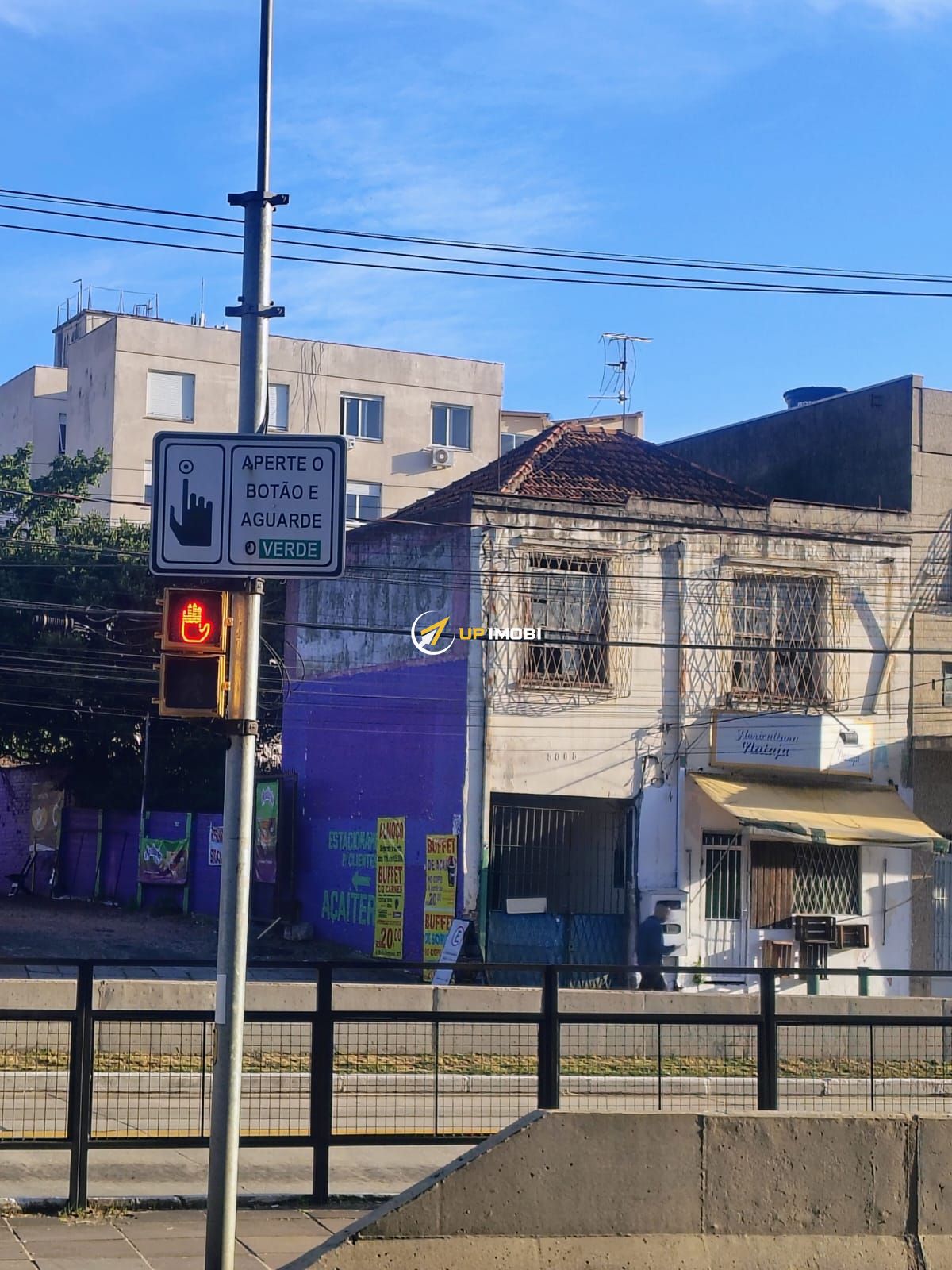 Terreno com 160m², 3 dormitórios no bairro Partenon em Porto Alegre para Comprar