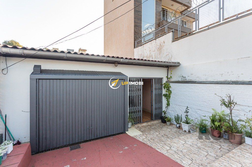 Casa, 3 dormitórios no bairro Jardim do Salso em Porto Alegre para Comprar