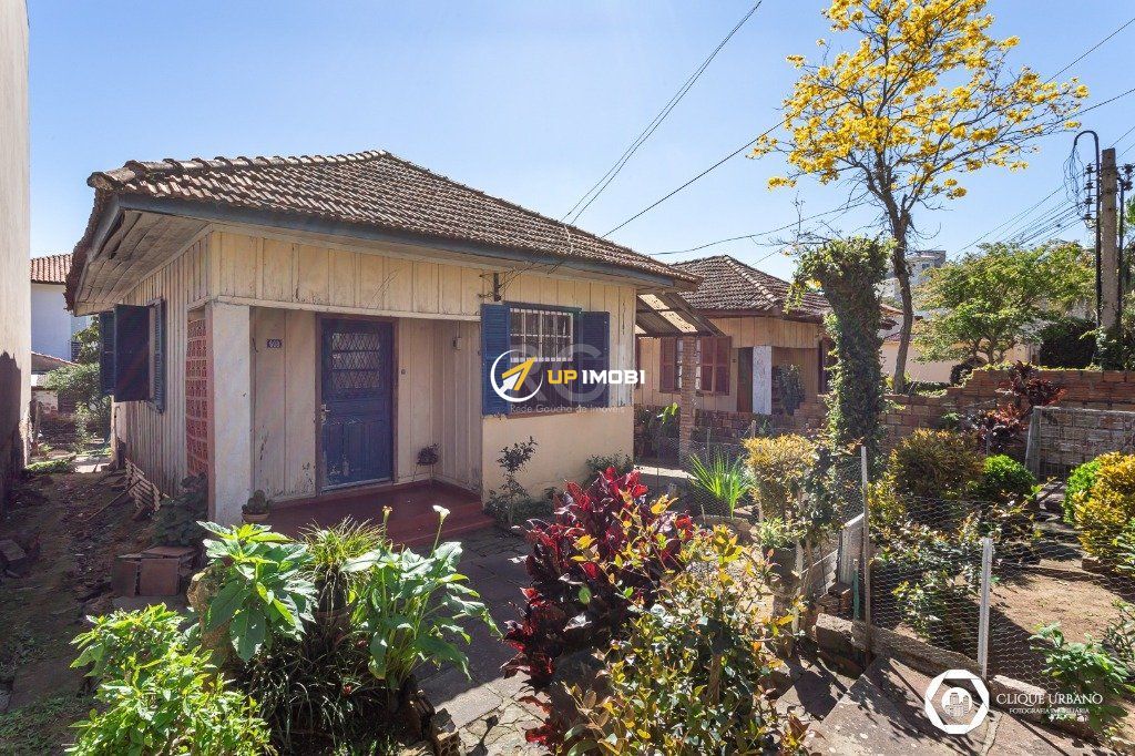 Casa, 2 dormitórios no bairro Tristeza em Porto Alegre para Comprar