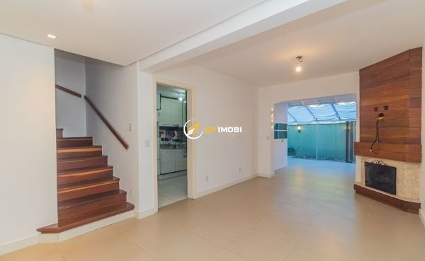 Casa de Condomínio, 3 dormitórios no bairro Ipanema em Porto Alegre para Comprar