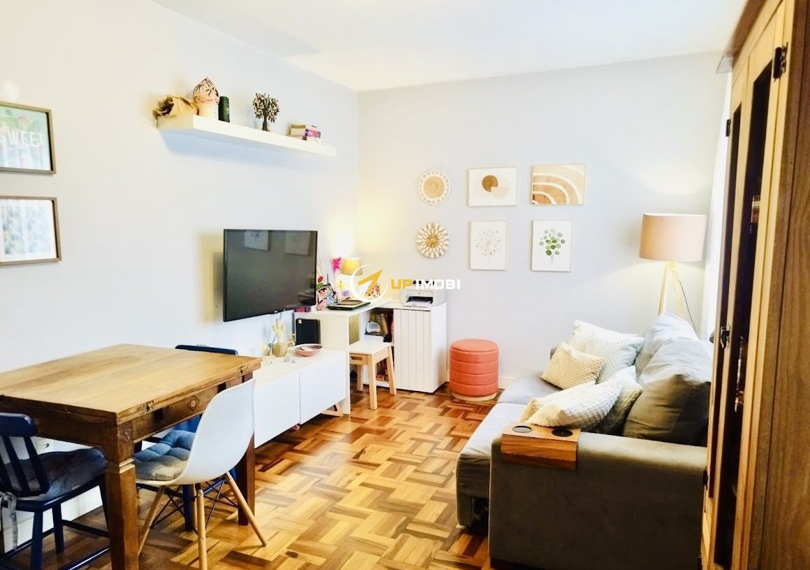 Apartamento, 2 dormitórios no bairro Jardim do Salso em Porto Alegre para Comprar