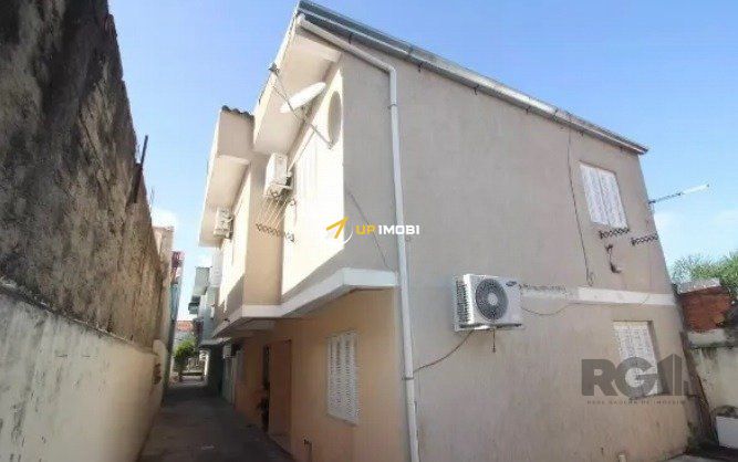 Casa de Condomínio, 3 dormitórios no bairro Partenon em Porto Alegre para Comprar