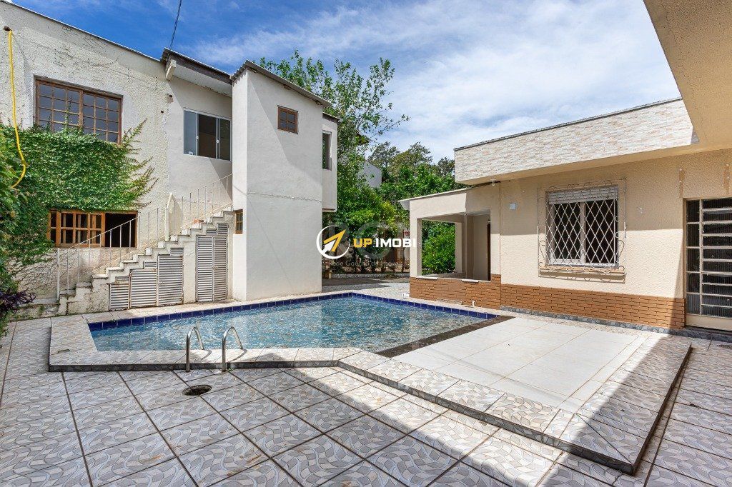 Casa, 5 dormitórios no bairro Vila Assunção em Porto Alegre para Comprar