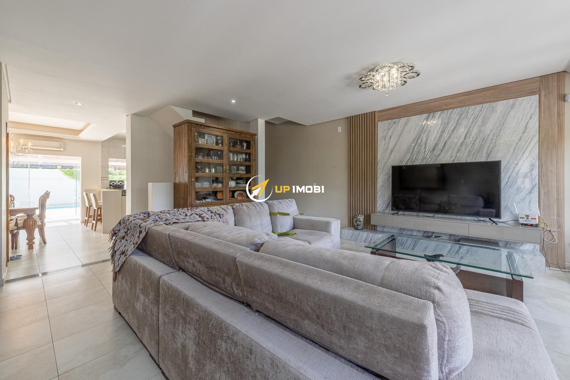 Casa com 390m², 3 dormitórios no bairro Jardim Itu em Porto Alegre para Comprar