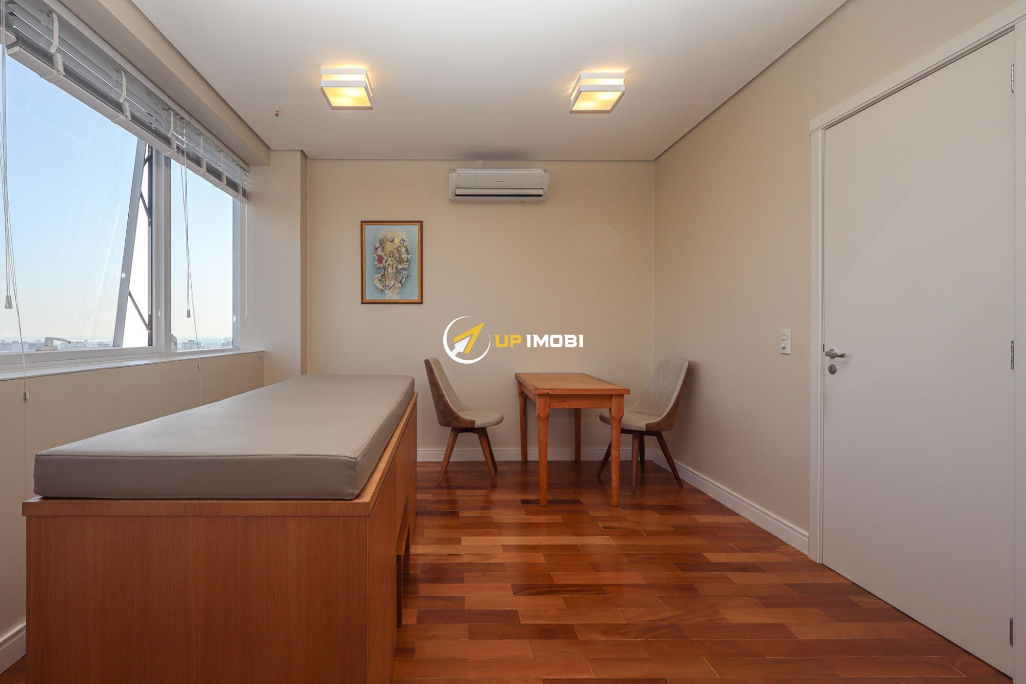 Sala Comercial com 33m², 1 dormitório no bairro Mont Serrat em Porto Alegre para Comprar