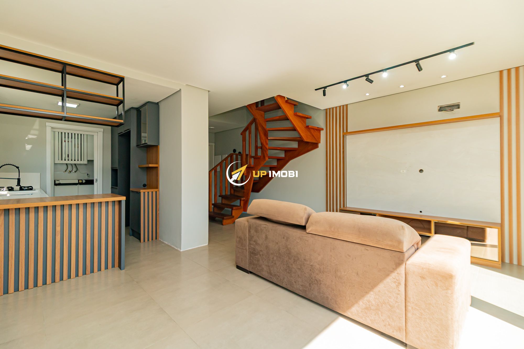 Casa com 98m², 3 dormitórios no bairro Lomba do Pinheiro em Porto Alegre para Comprar