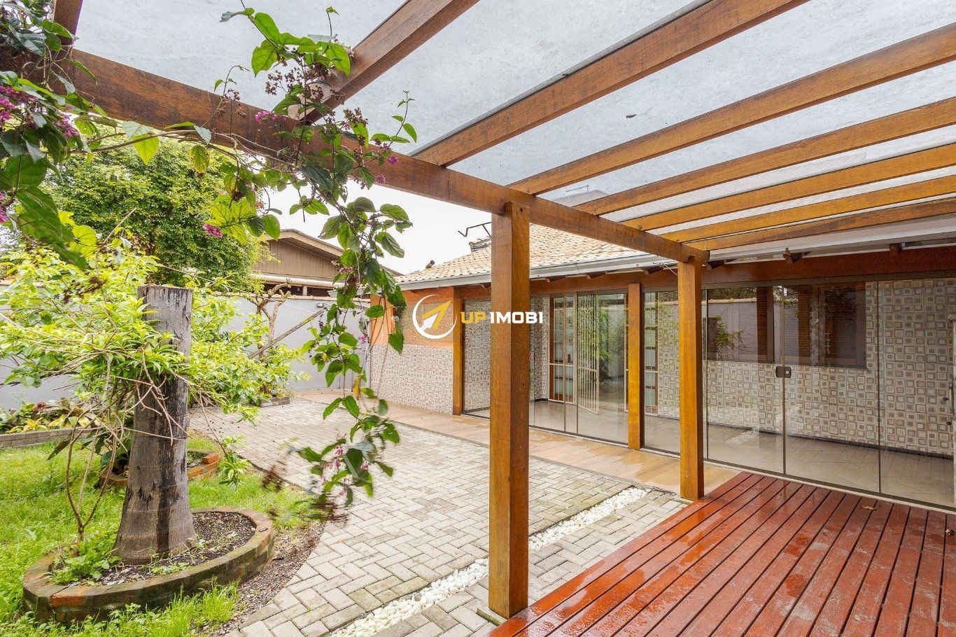 Casa, 4 dormitórios no bairro Nossa Senhora das Graças em Canoas para Comprar