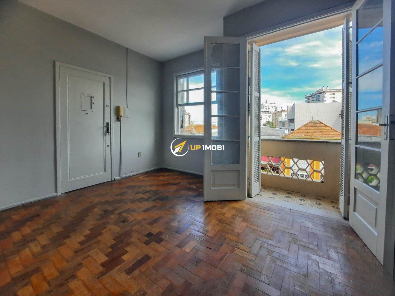 Apartamento, 2 dormitórios no bairro Santana em Porto Alegre para Comprar