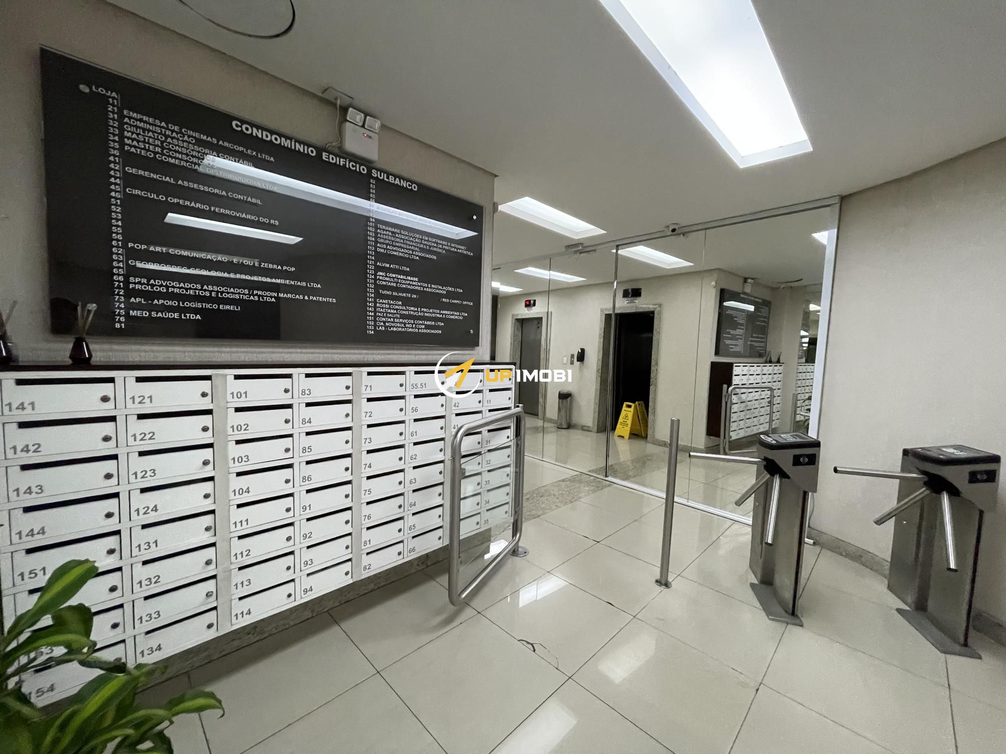 Sala Comercial, 2 dormitórios no bairro Floresta em Porto Alegre para Comprar