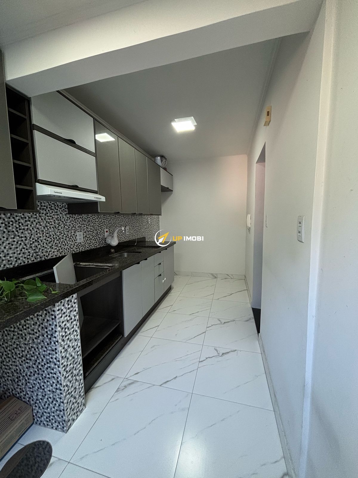 Apartamento, 1 dormitório no bairro Jardim Itu em Porto Alegre para Comprar