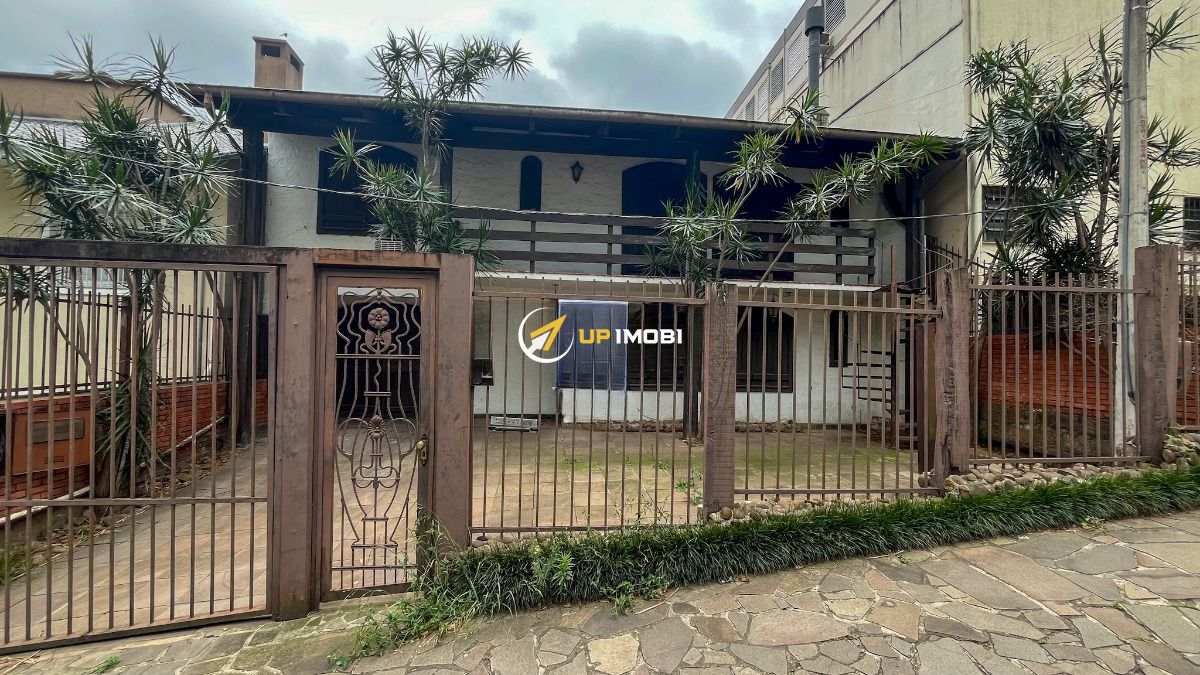 Casa, 5 dormitórios no bairro Tristeza em Porto Alegre para Comprar