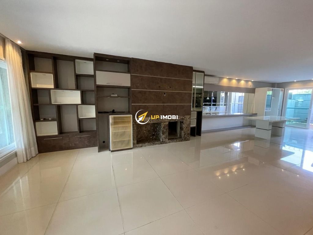 Casa com 16300m², 3 dormitórios no bairro Sarandi em Porto Alegre para Comprar