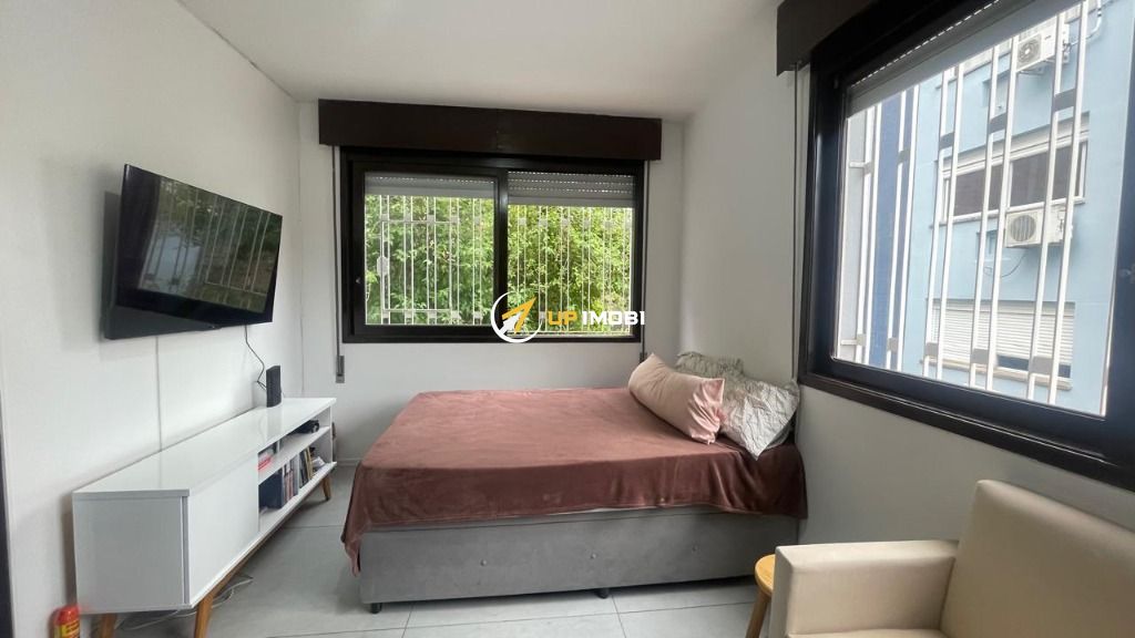 Apartamento com 45m², 1 dormitório no bairro Vila Ipiranga em Porto Alegre para Comprar