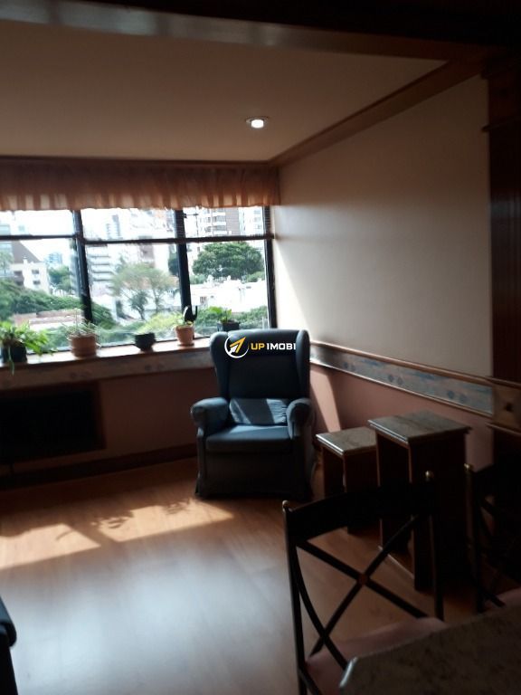 Sala Comercial com 47m² no bairro Petrópolis em Porto Alegre para Comprar