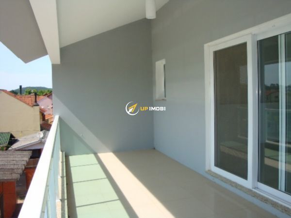 Casa, 3 dormitórios no bairro Guarujá em Porto Alegre para Comprar