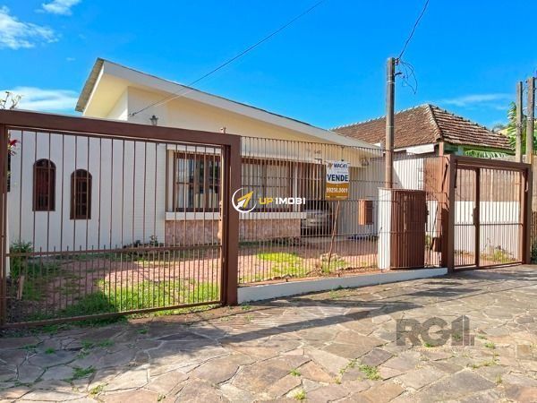 Casa, 3 dormitórios no bairro Ipanema em Porto Alegre para Comprar