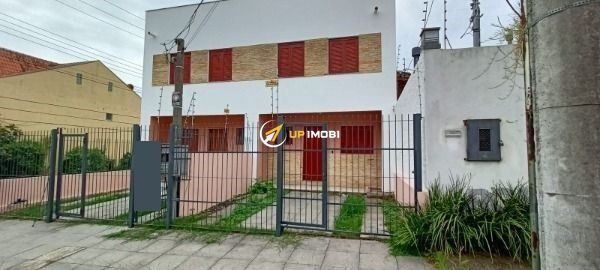 Casa, 3 dormitórios no bairro Guarujá em Porto Alegre para Comprar